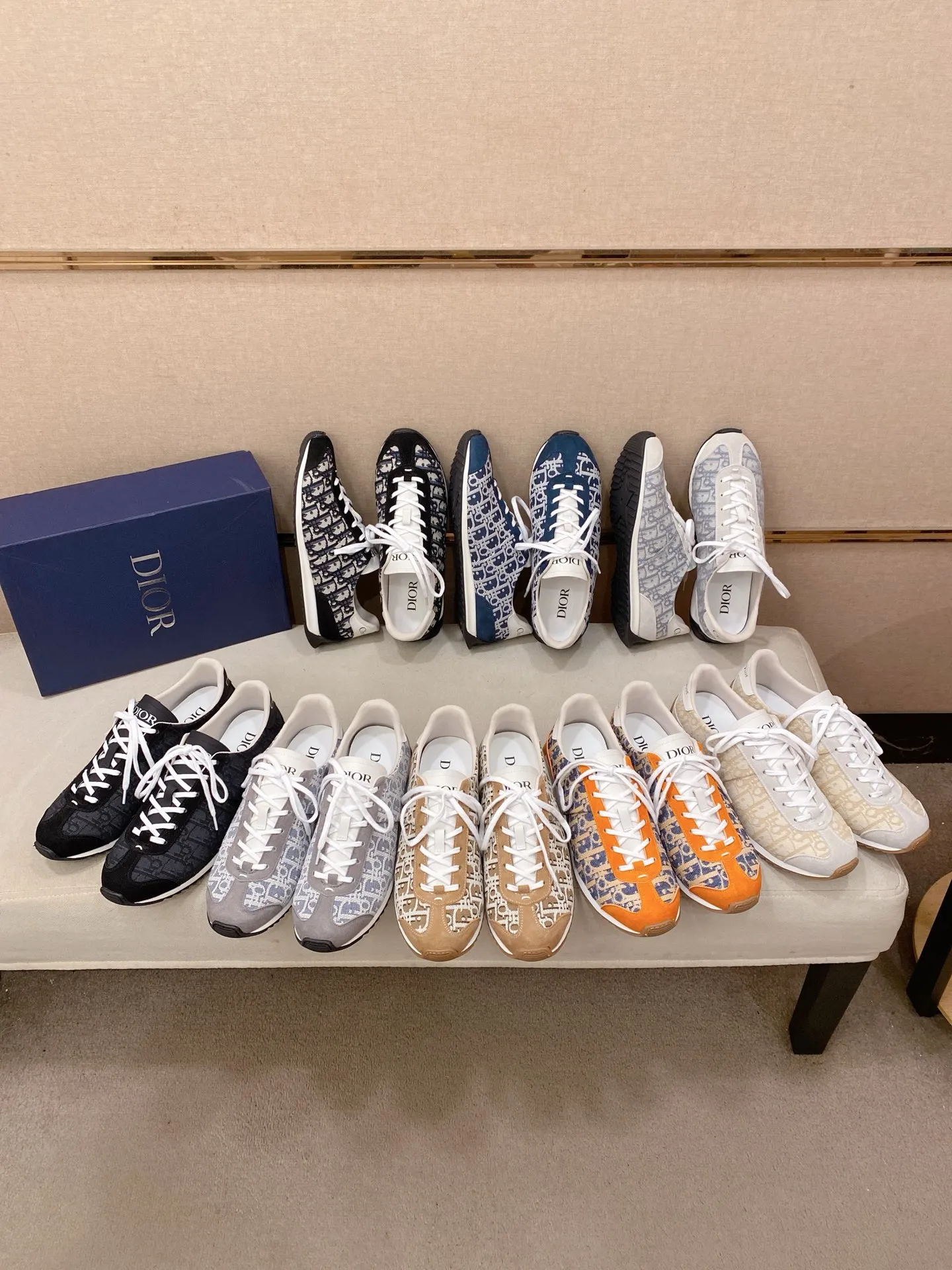 Men's shoes💰: 440💰Couple style💏 [Dior·Dior] New casual sports style men's shoes, new spring and summer design, perfect workmanship, lace-up lazy style to create wardrobe quality, upper: imported first-layer cowhide, mesh breathable lining soft and comfortable, ultra-light TPU wear-resistant outsole, simple, versatile fashion men's shoes, excellent color code number 35--44. (45,46 customized items are not returnable or exchangeable)